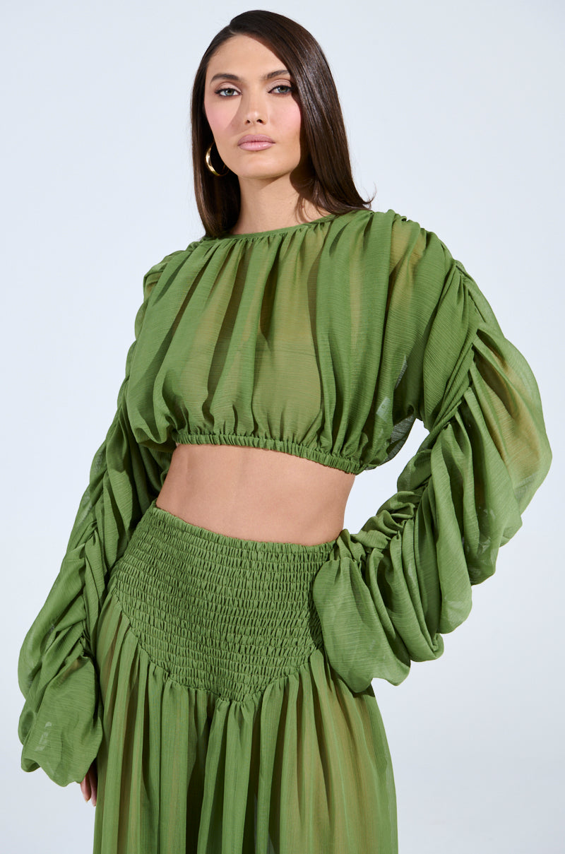 LAURA RUCHED CROPPED BLOUSE IN GREEN