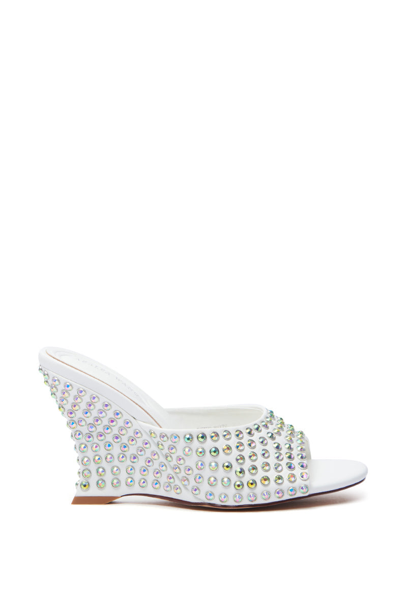 AZALEA WANG JUNIUS WHITE EMBELLISHED WEDGE SANDAL