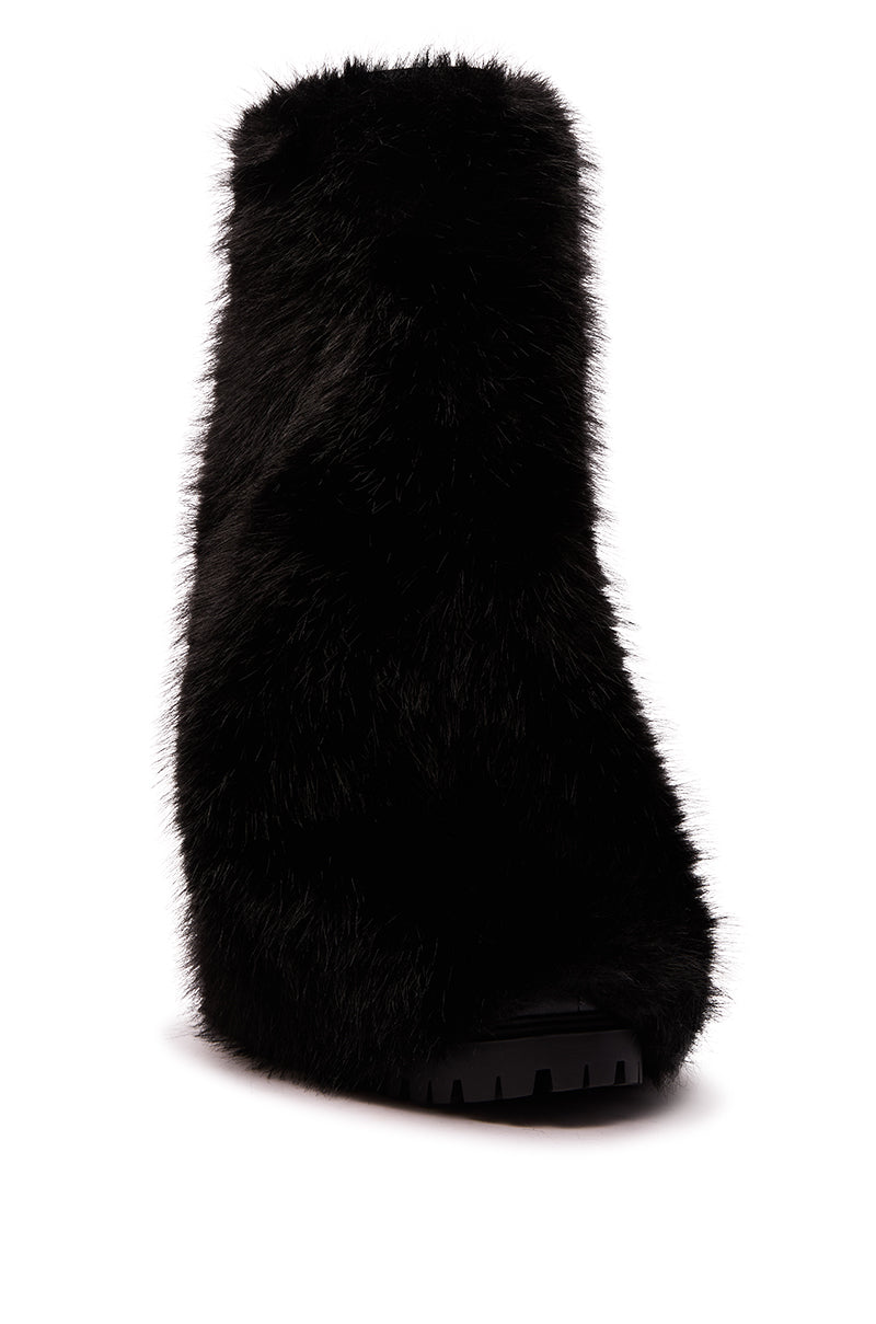 AZALEA WANG LISBOA BLACK FUR FOLD OVER BOOT