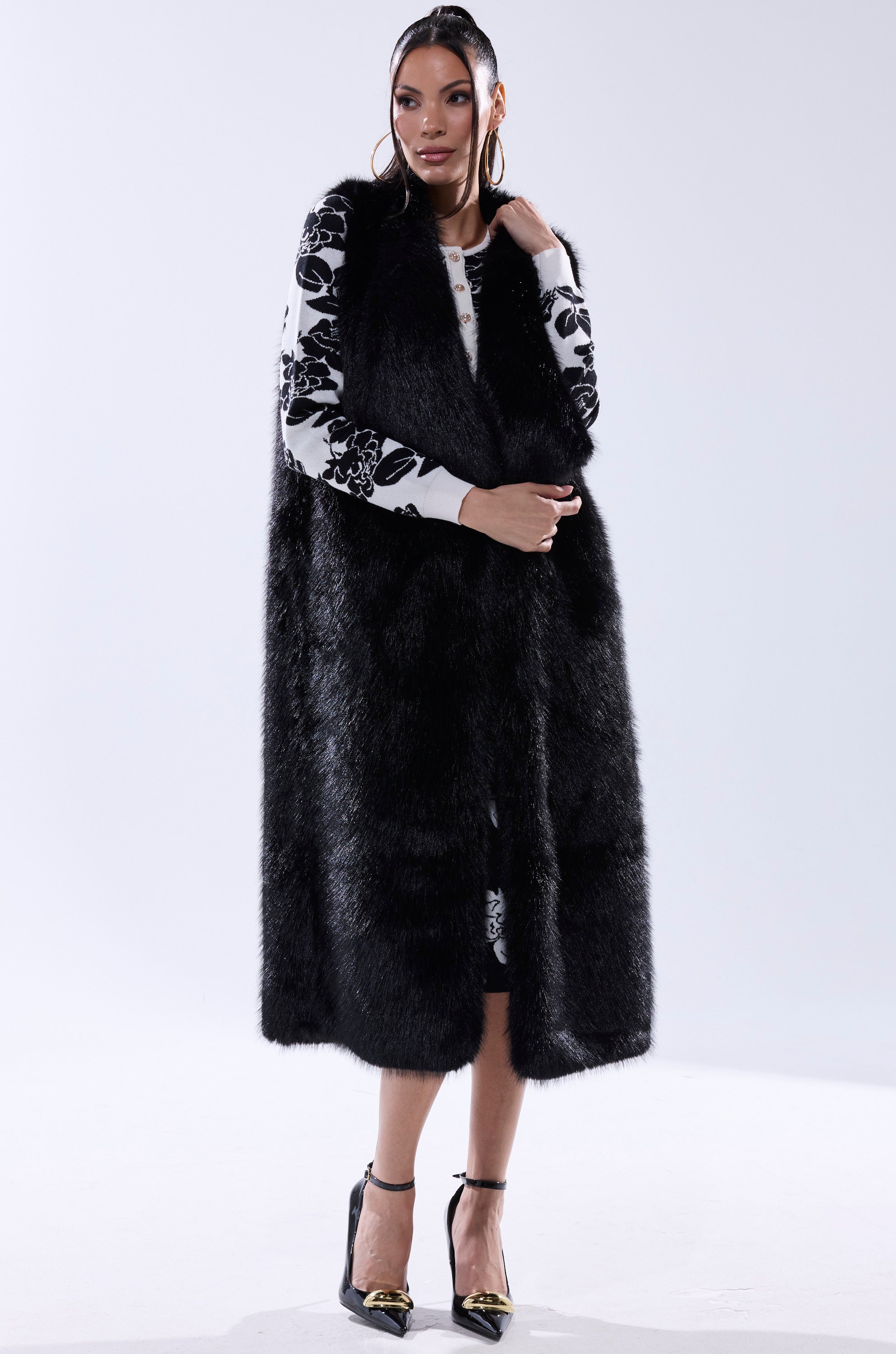 DOWNTIME FAUX FUR VEST IN BLACK