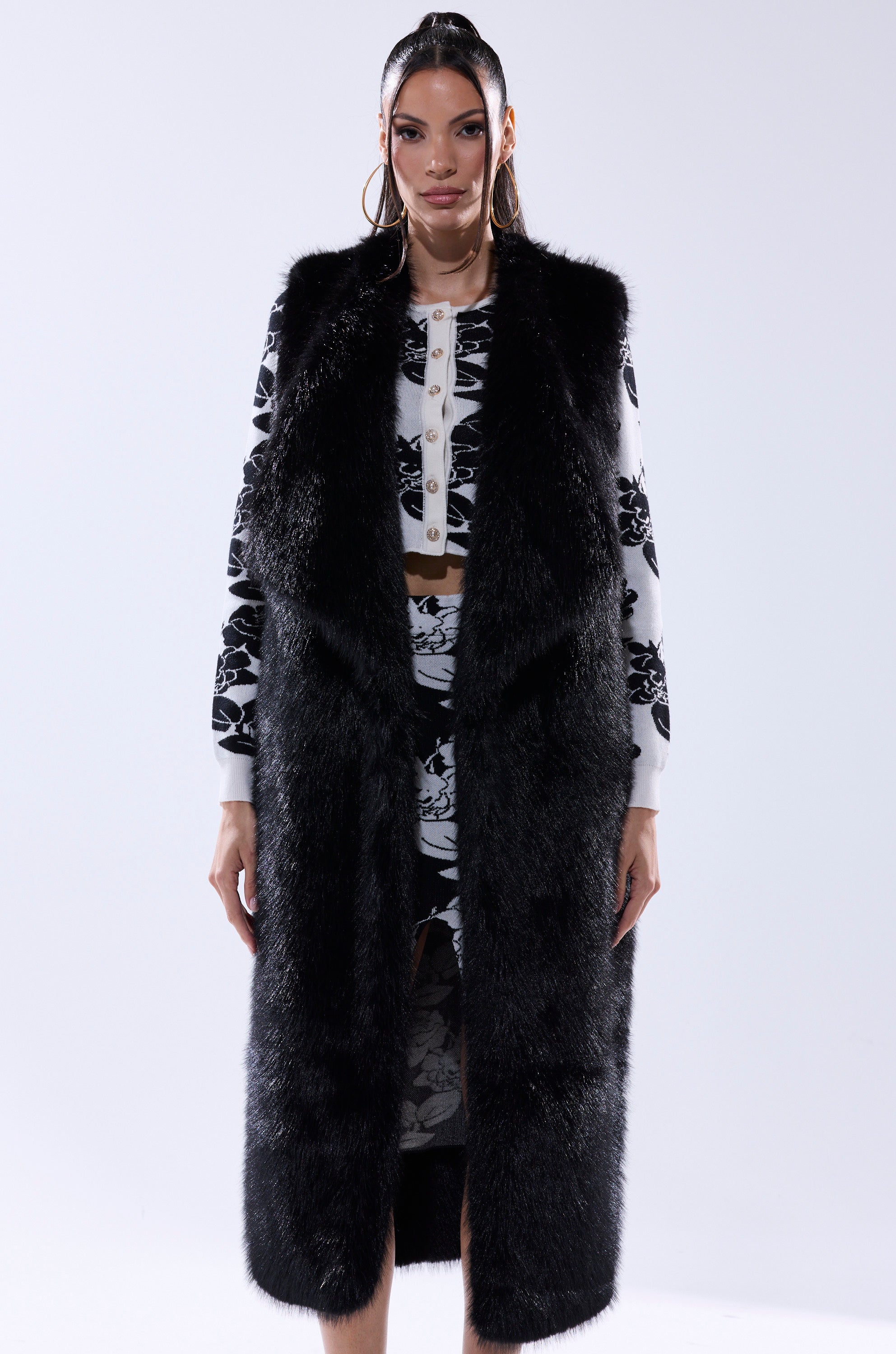 DOWNTIME FAUX FUR VEST IN BLACK