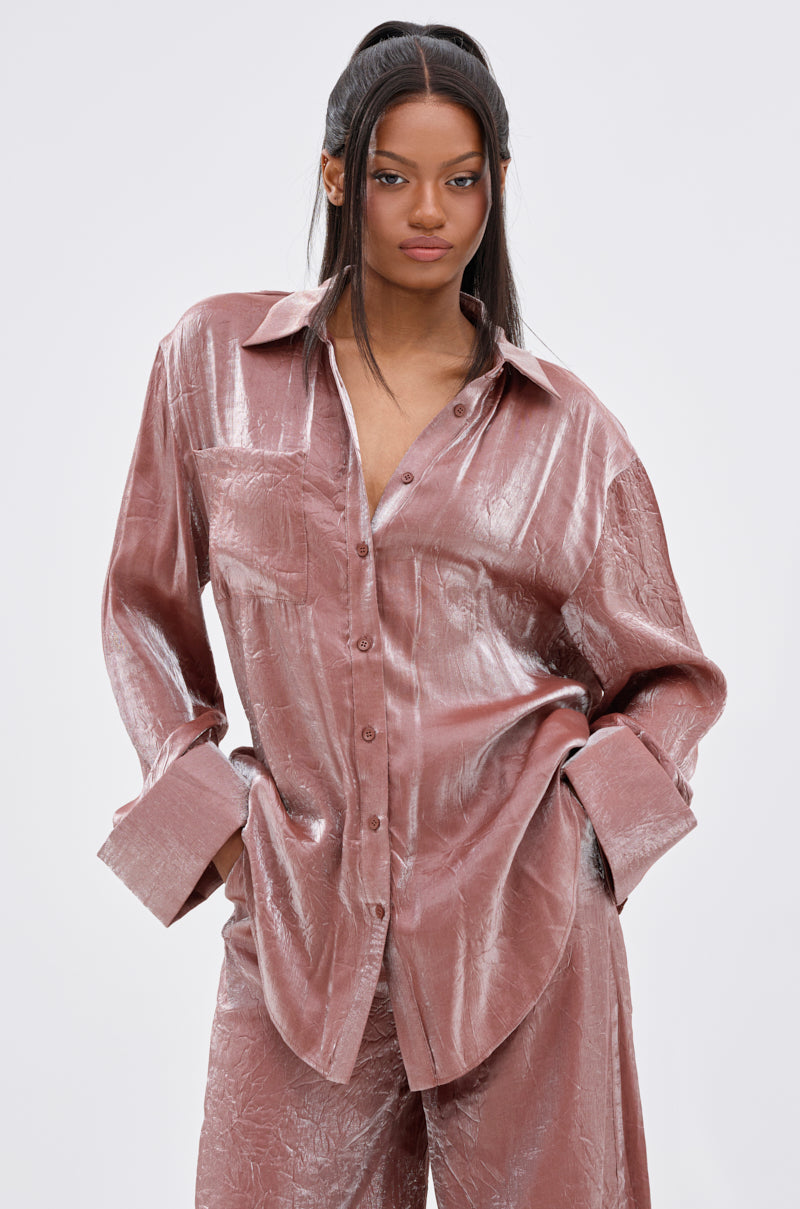 LOOK AT ME BUTTON DOWN TOP