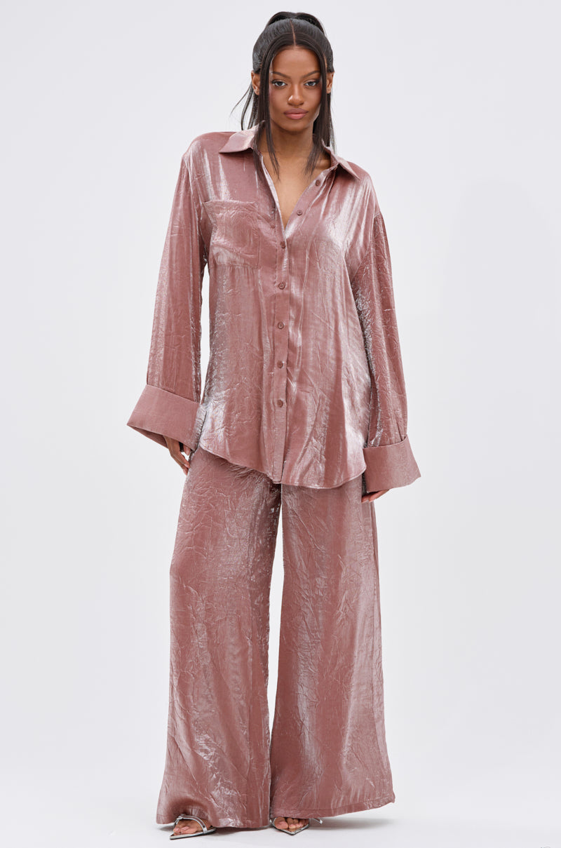 LOOK AT ME BUTTON DOWN TOP