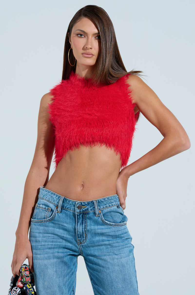 SHAGGY RED CROP TOP