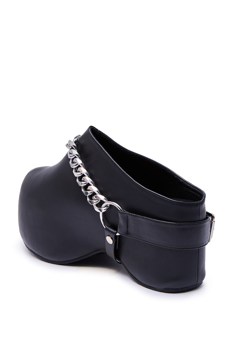 AZALEA WANG RILLMEY BLACK FLAT CLOG WITH METAL DETAIL