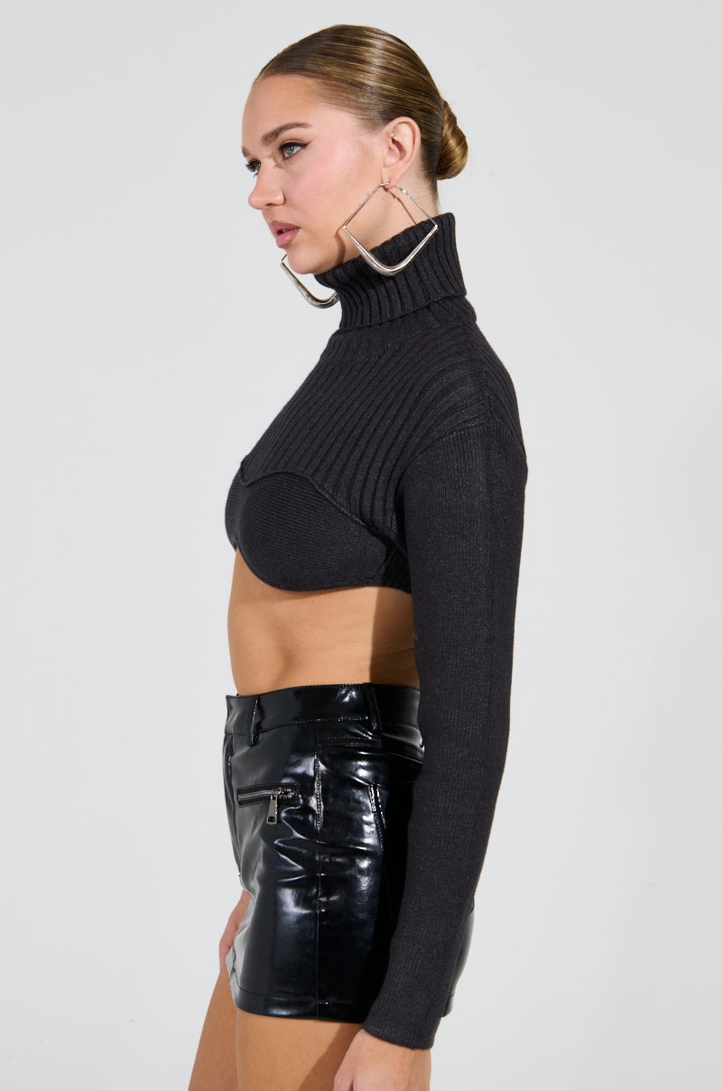 MADE YOU LOOK SUPER CROPPED SWEATER IN CHARCOAL GREY