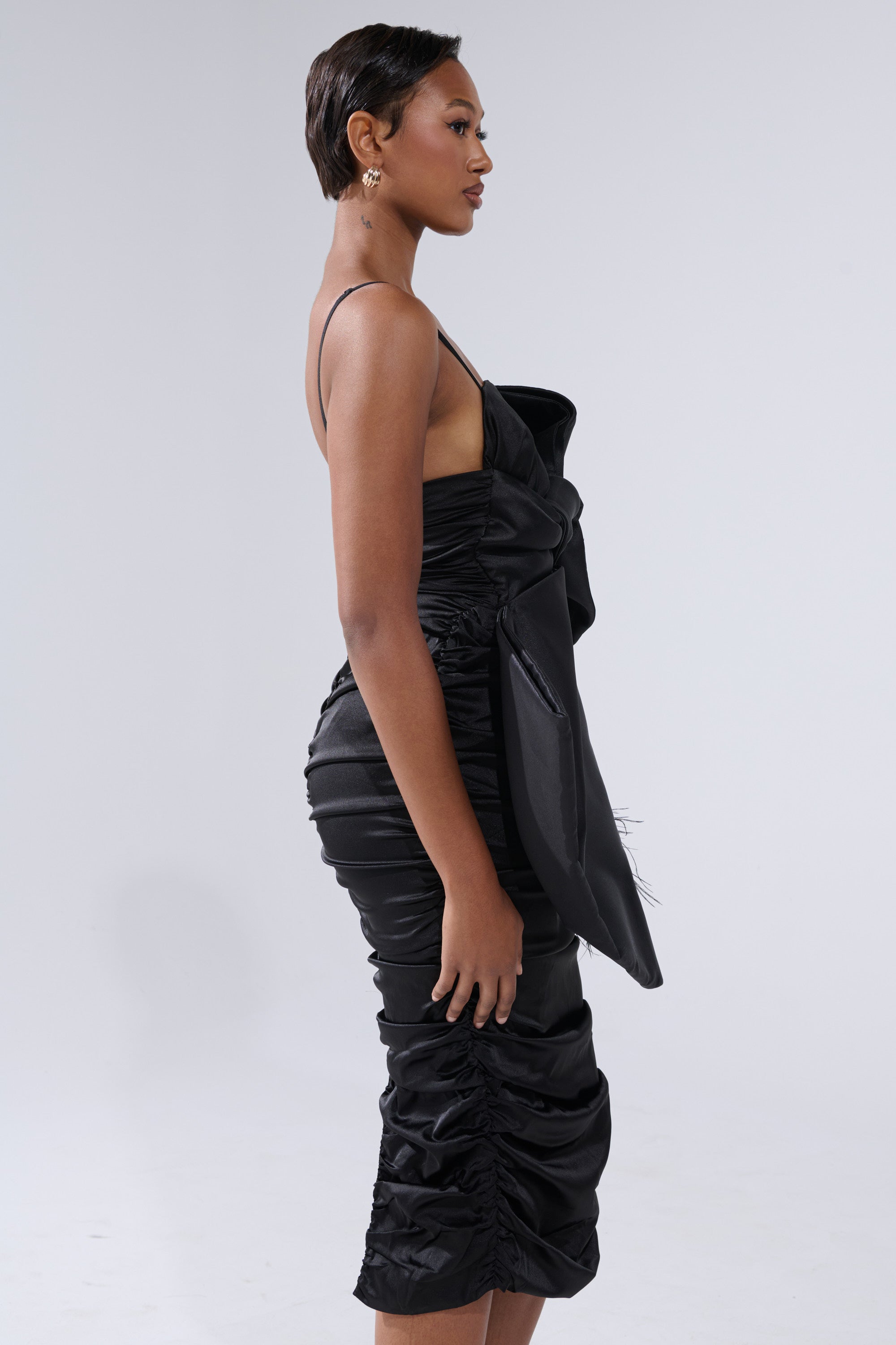 ONE OF ONE BOW MIDI DRESS IN BLACK