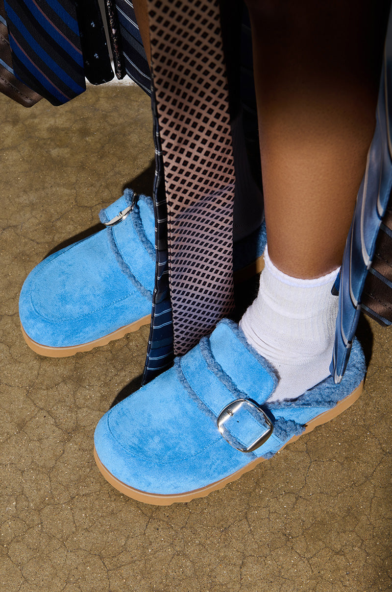 AZALEA WANG SIMAH BLUE SLIPPER CLOG