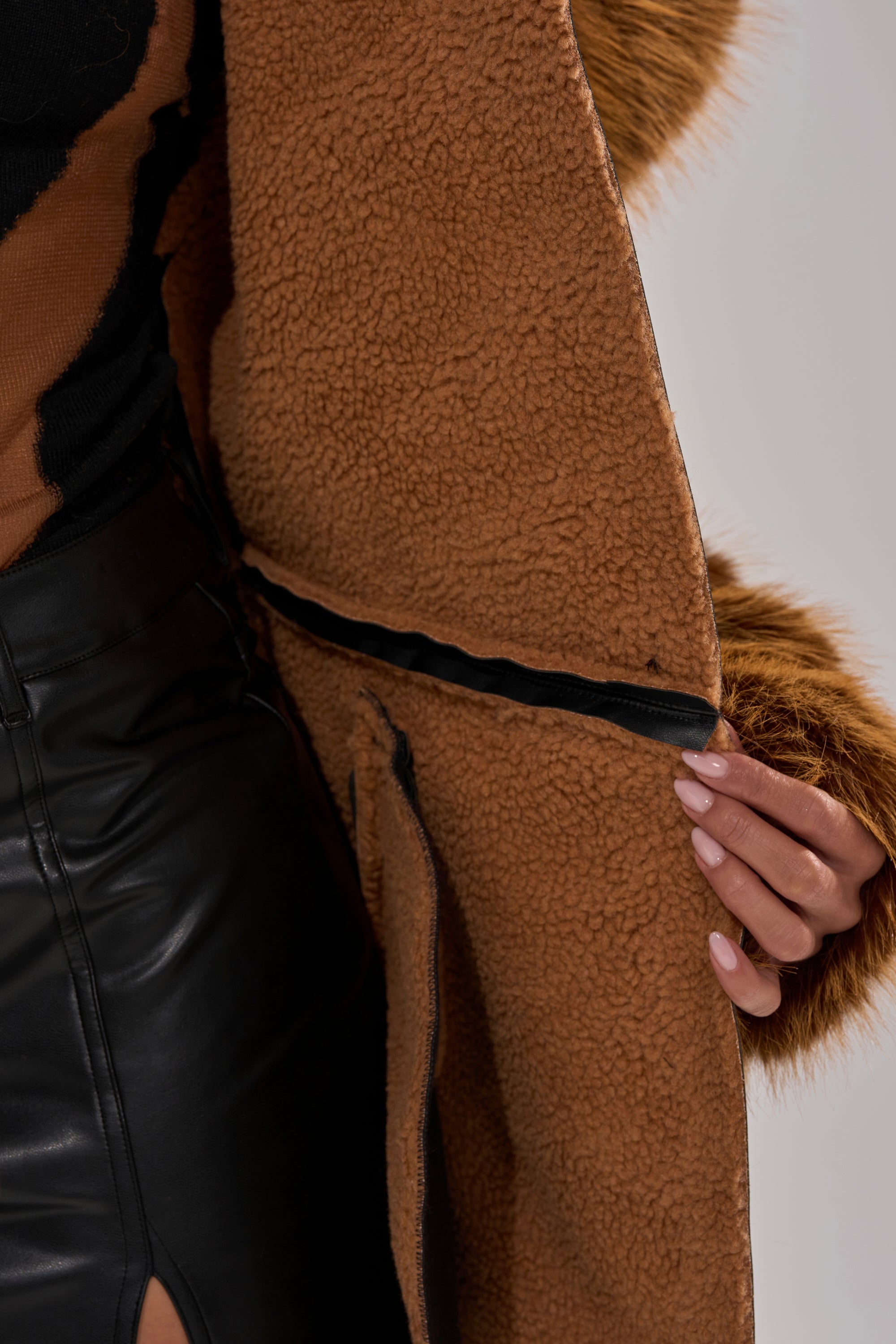 SIREN FUR TRIM TRENCH COAT