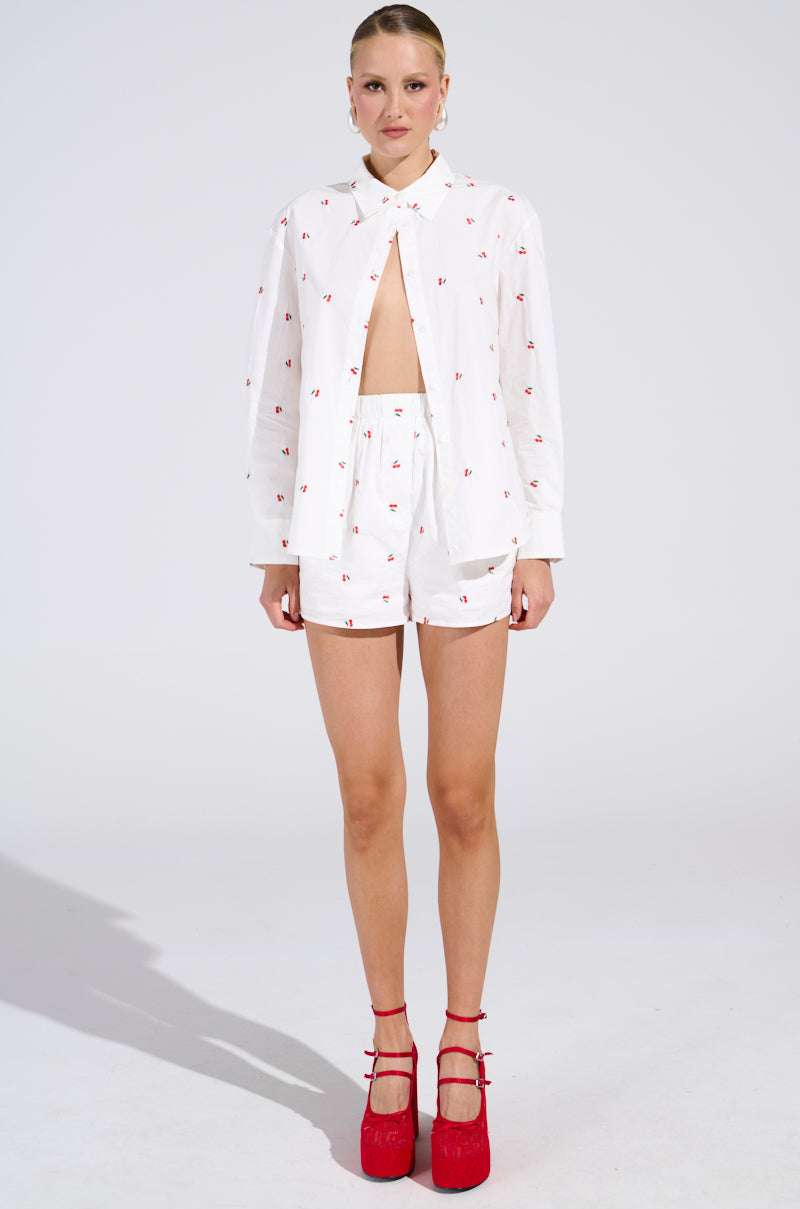 FLOWER WOMAN SHORT