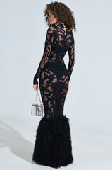 ALL EYES ON ME SEAMLESS MAXI DRESS WITH FUR