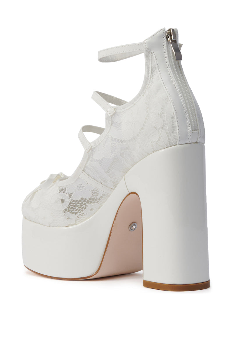 AZALEA WANG SPROUT WHITE PUMP