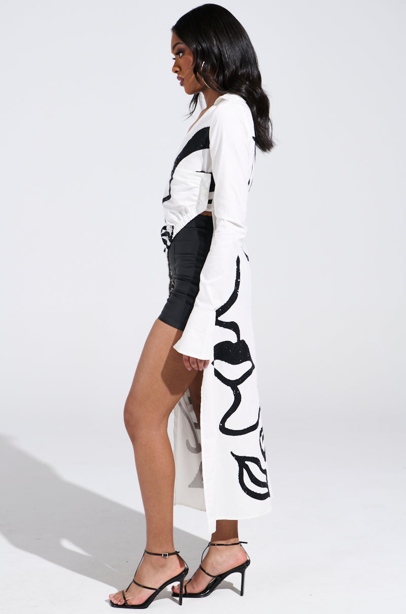 GET MY CLOSE UP EMBELLISHED BUTTON DOWN SHIRT