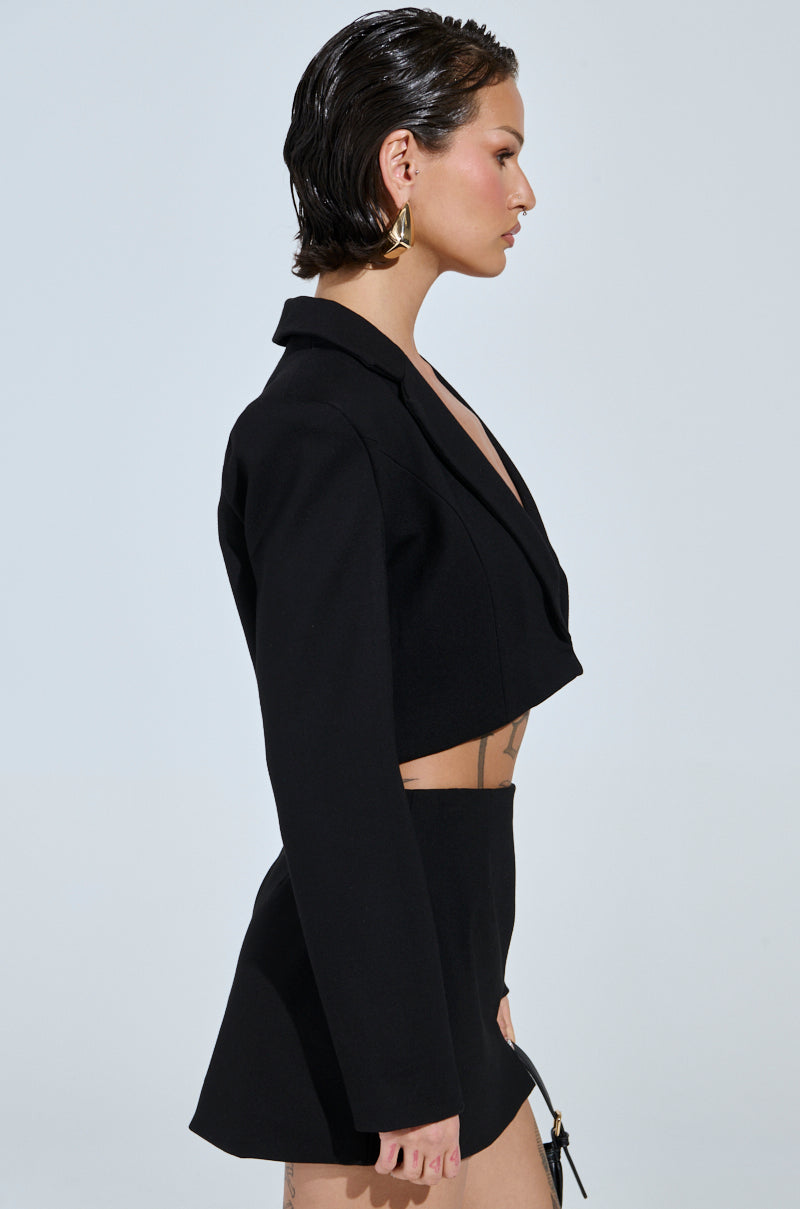 NEW CLASSIC CROPPED BLAZER