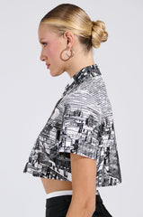 ALL AROUND THE WORLD BUTTON DOWN TOP