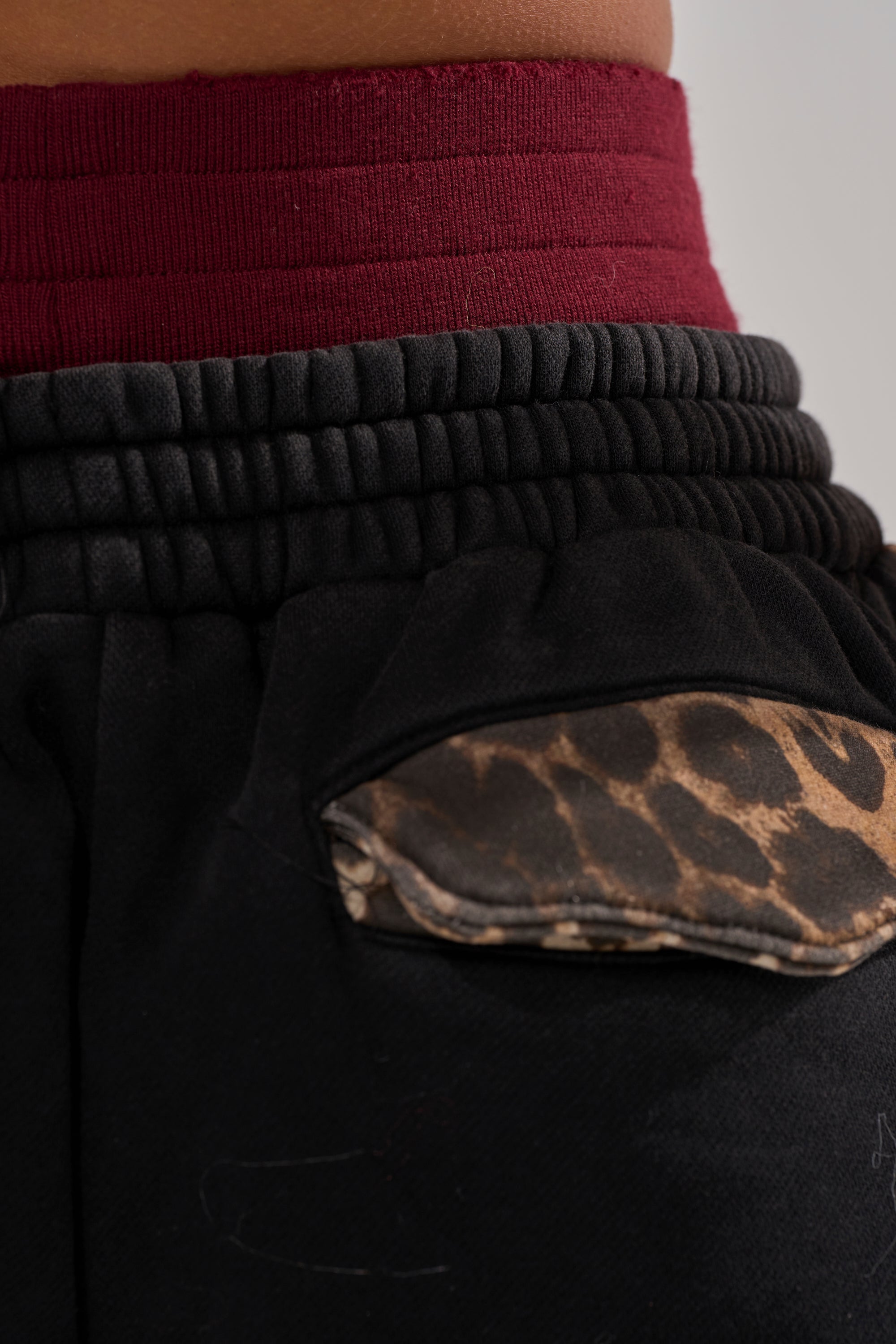 WORLD HOLD ON JOGGER