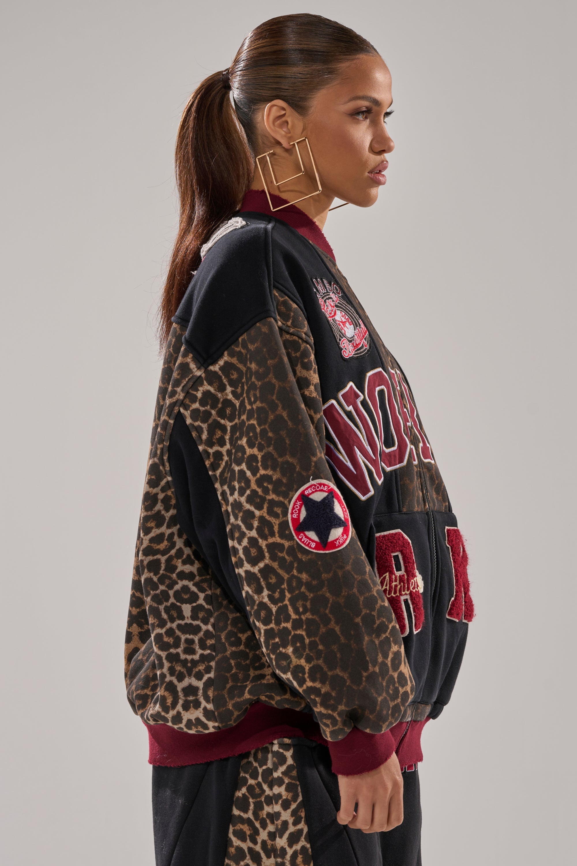 WORLD HOLD ON ZIP UP SWEATSHIRT