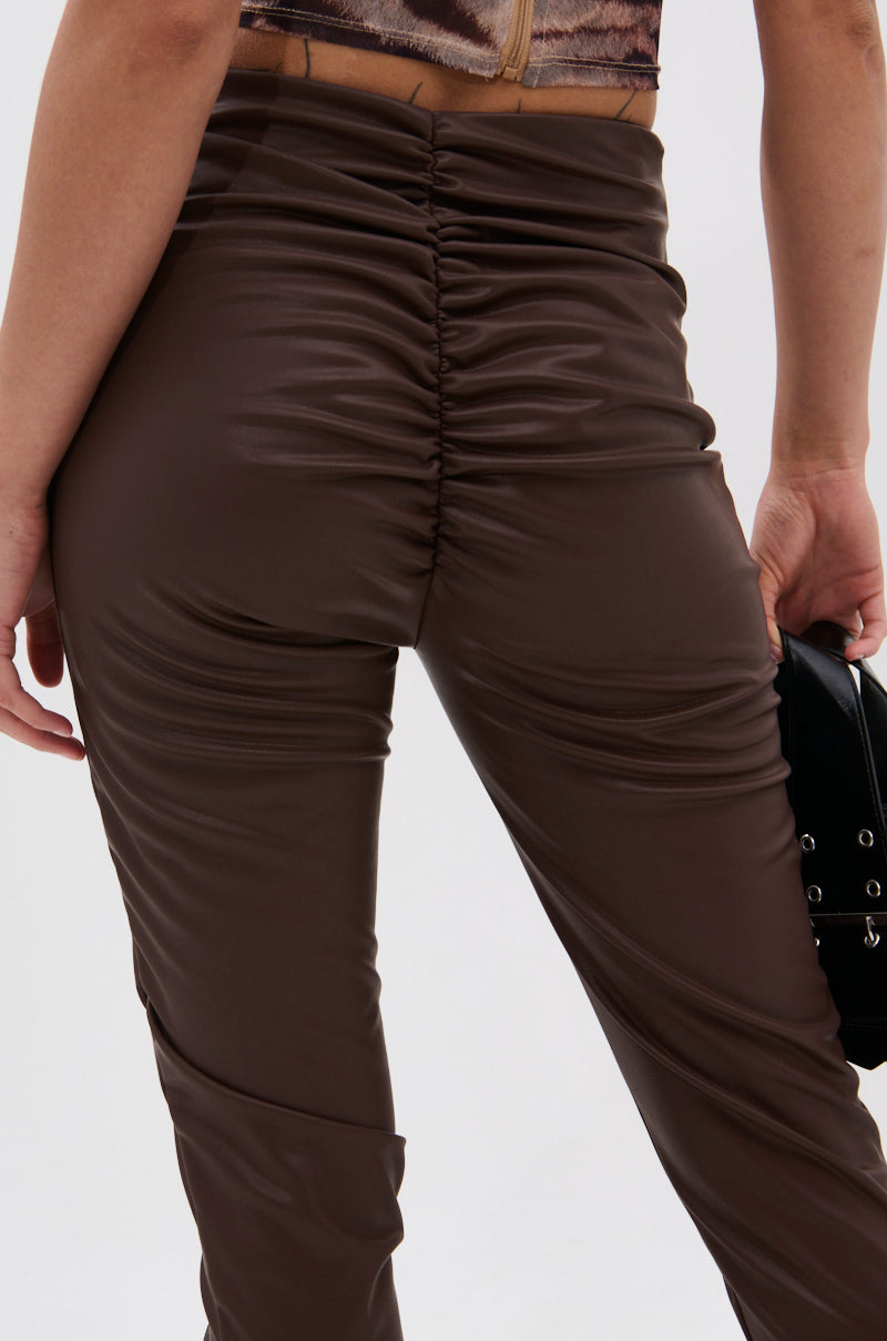 HANGING ON PU RUCHED LEGGING