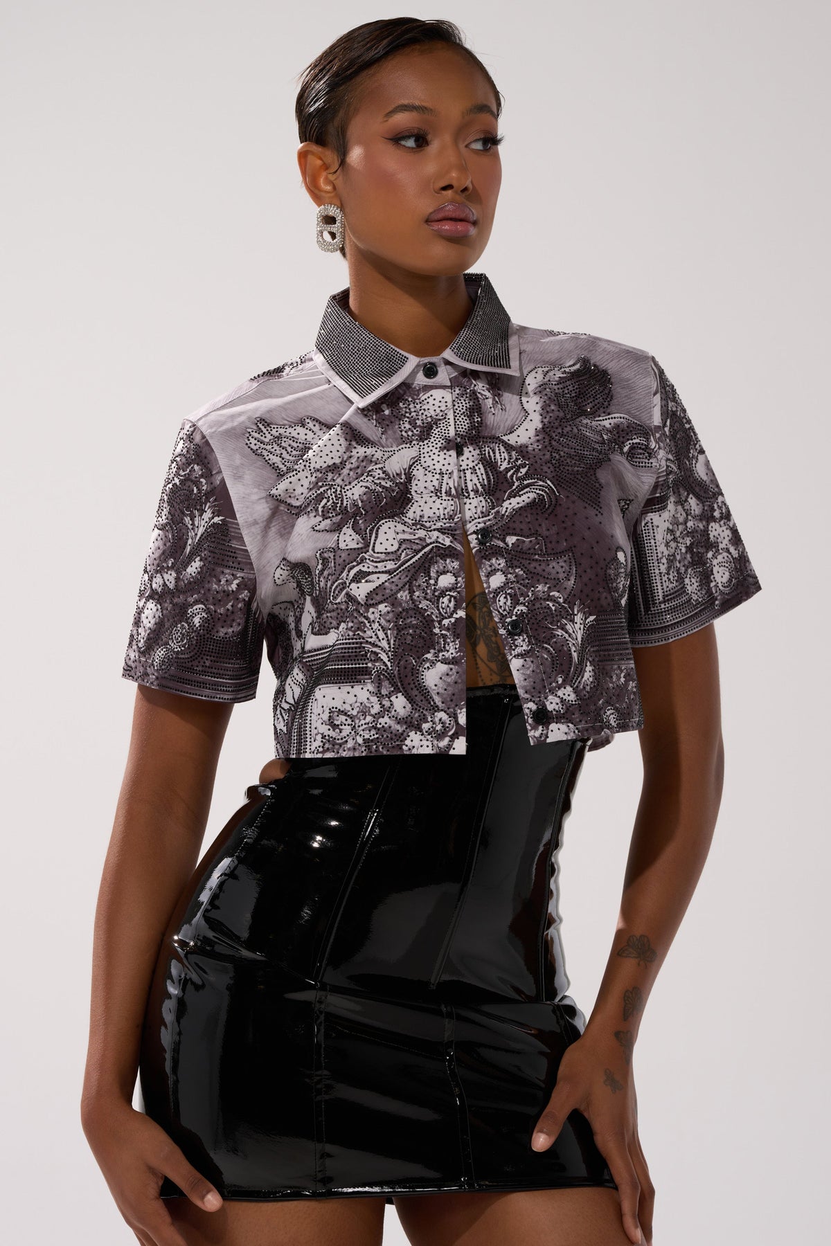 FEELING ALL THE WAVES BUTTON DOWN