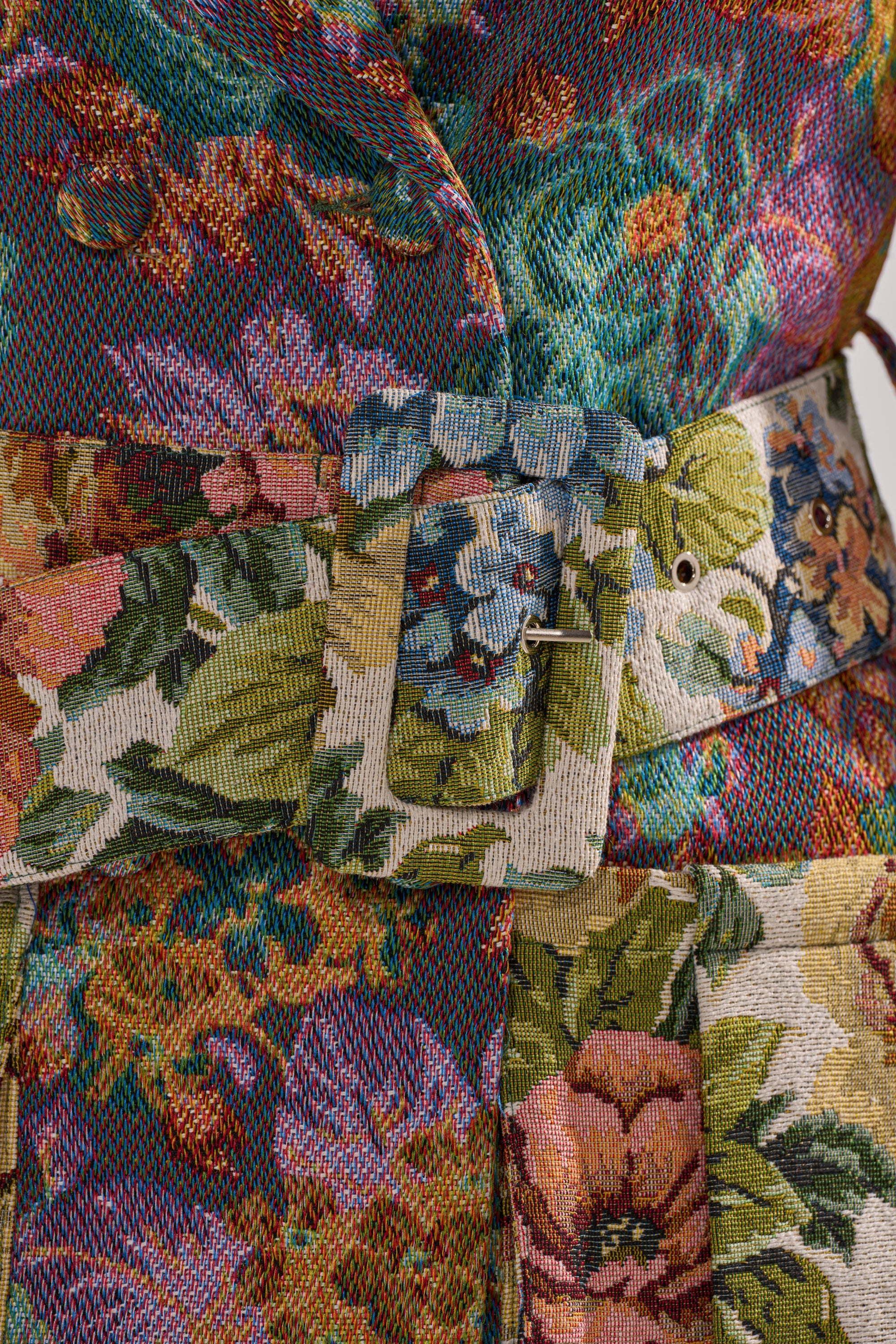 SHOW OFF TAPESTRY TRENCH