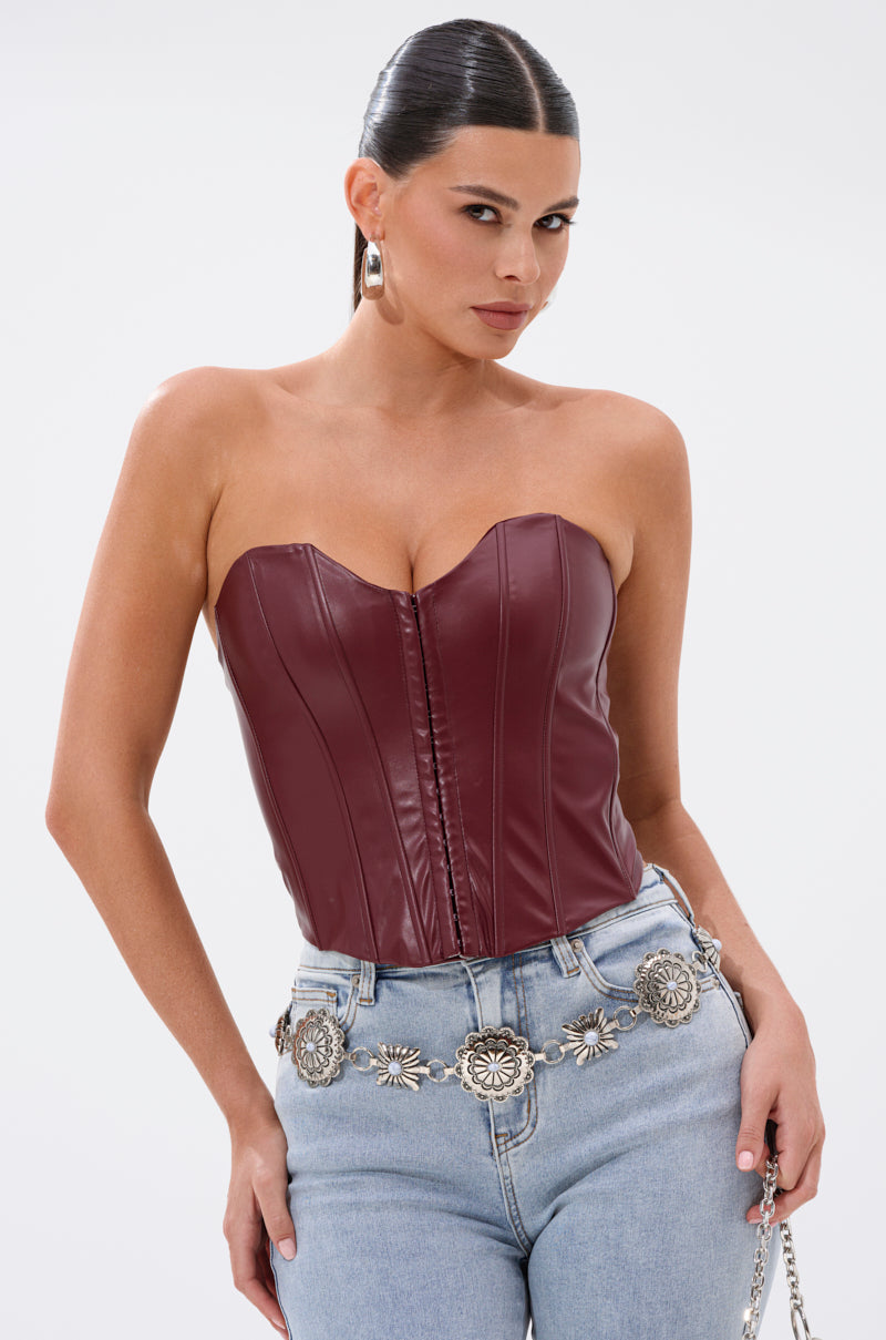 BACK IT UP CORSET TOP IN BURGUNDY