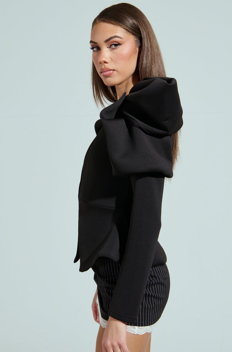 MILA FITTED BLOUSE IN BLACK