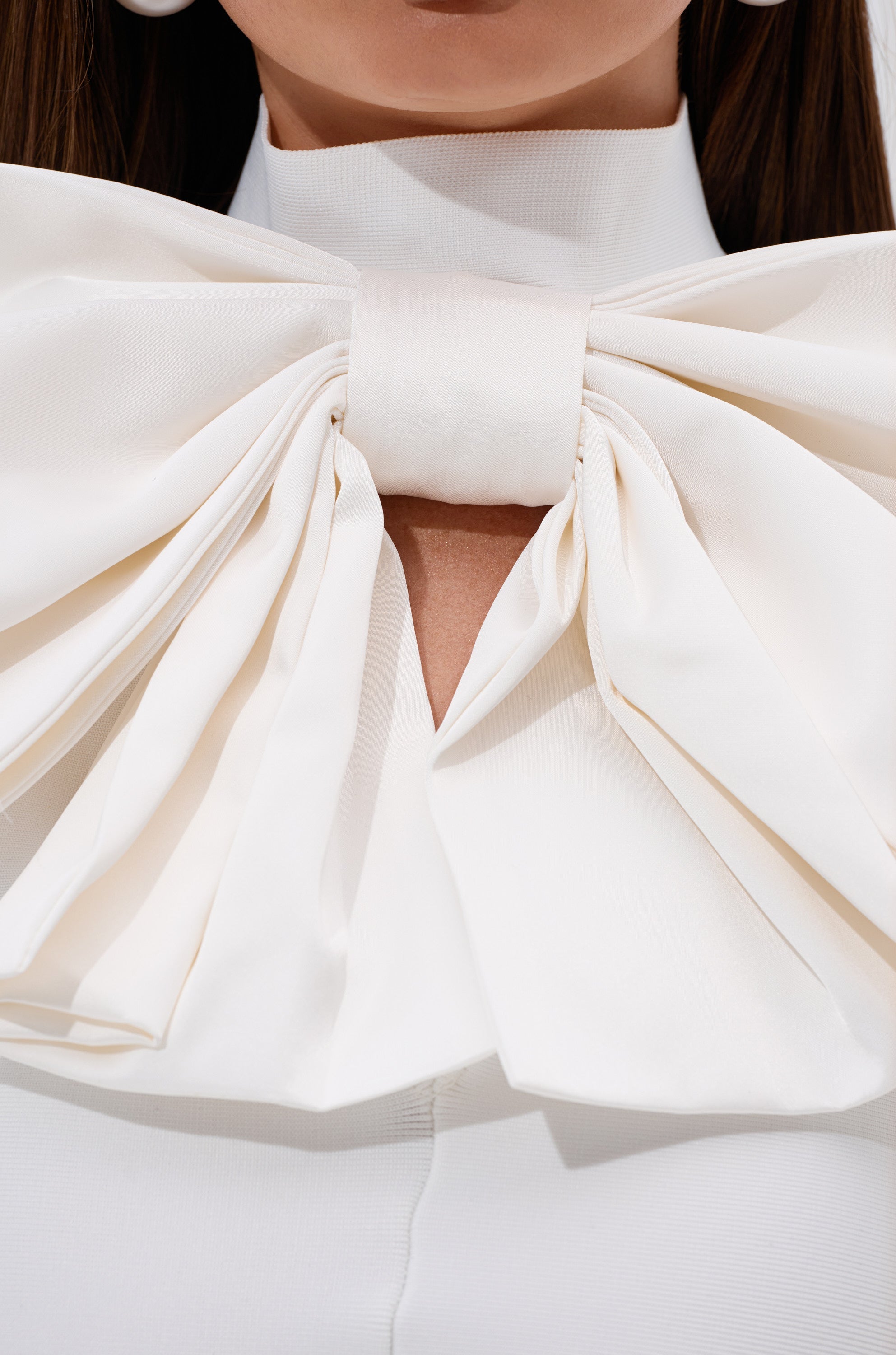 CUTIE BOW TOP IN WHITE