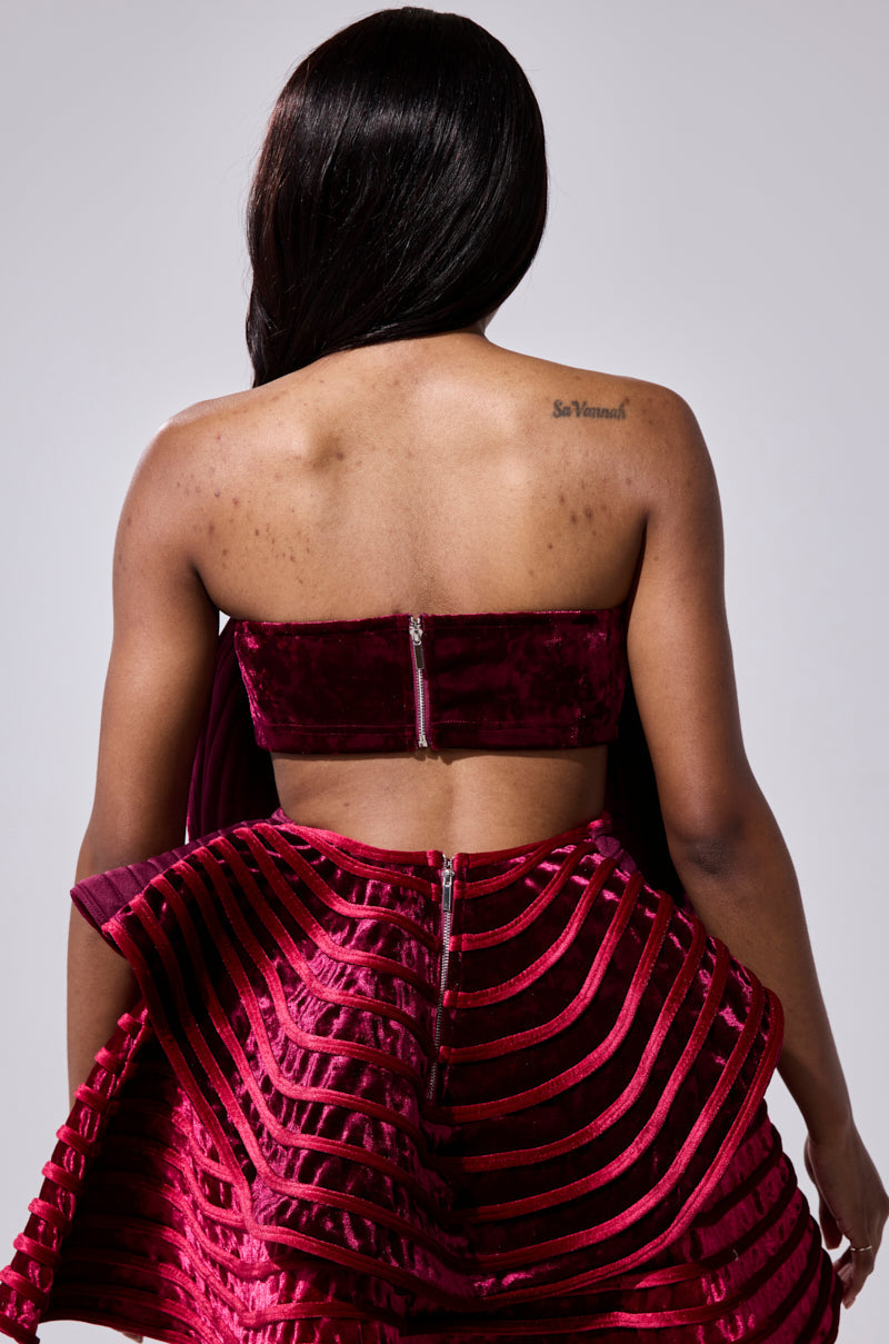 STAR OF THE SHOW VELVET BLOUSE