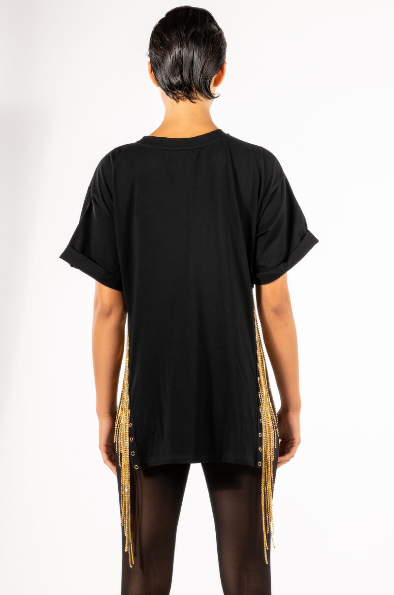 ABOVE AVERAGE CHAIN DETAIL OVERSIZED CREW NECK TSHIRT