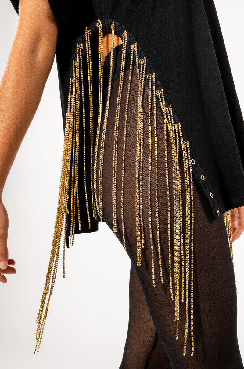 ABOVE AVERAGE CHAIN DETAIL OVERSIZED CREW NECK TSHIRT