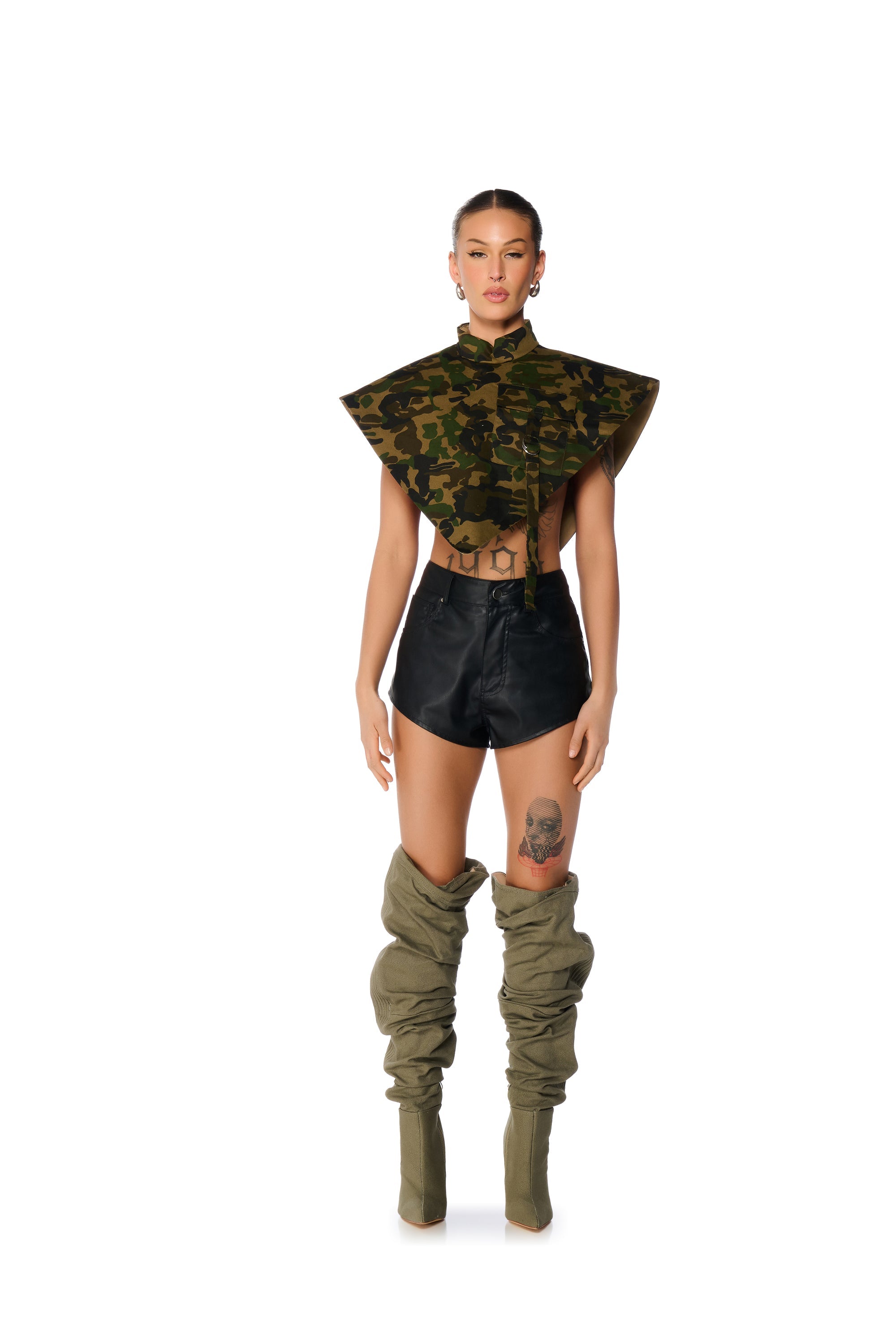 ARIA CAMO PRINT MOCK NECK TRIANGLE BLOUSE