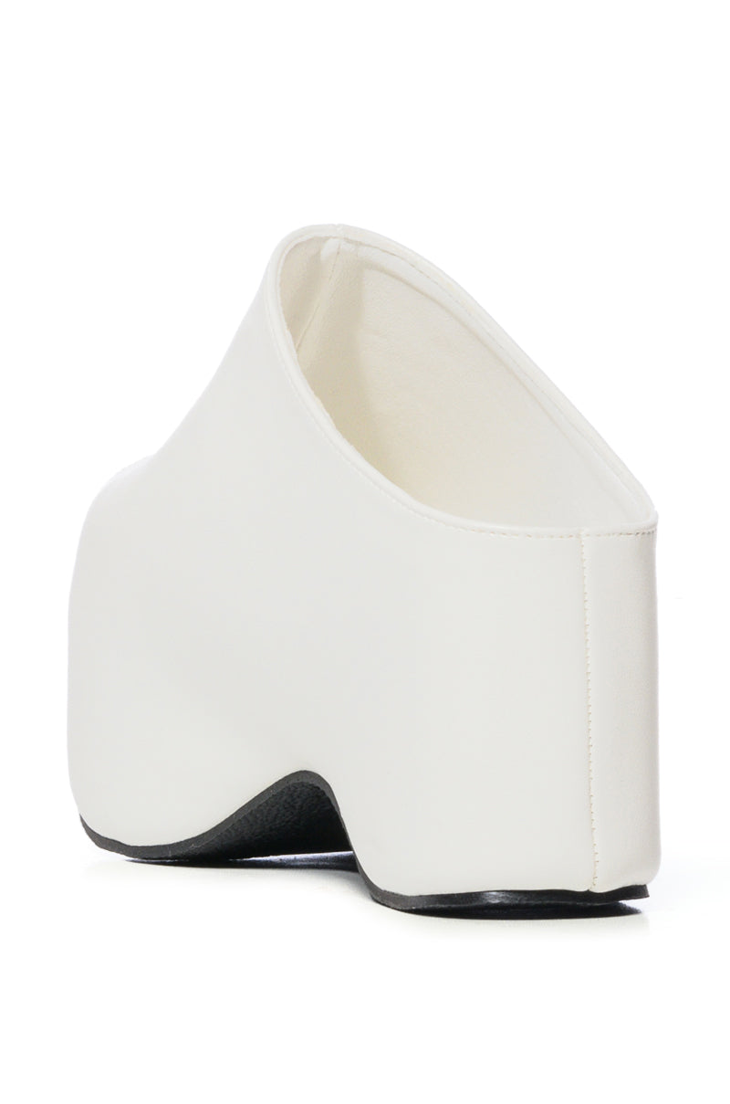 AZALEA WANG BALM WHITE PU CLOG
