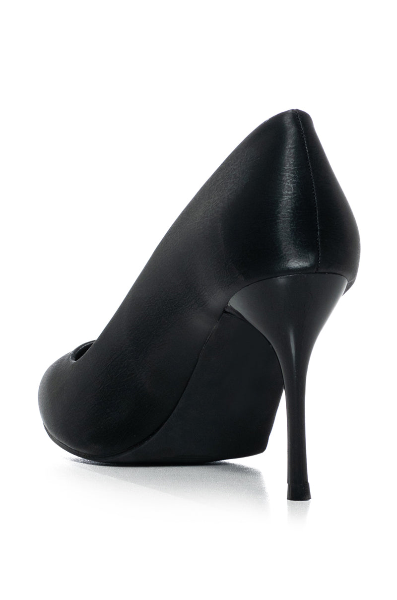 AZALEA WANG BREWER BLACK PUMP