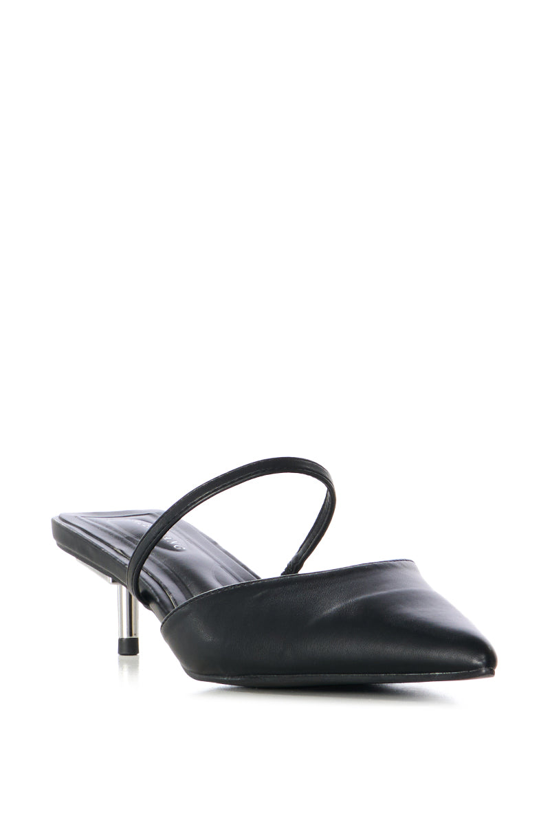 AZALEA WANG COLSON BLACK PUMP