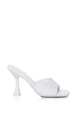 AZALEA WANG EGYPT BASIC SANDAL IN WHITE