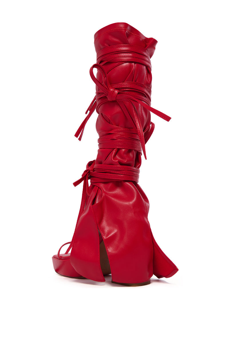 AZALEA WANG LENNOX 2 IN 1 STRAPPY SANDAL IN RED