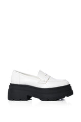 AZALEA WANG PAX CLASSIC FLATFORM LOAFER IN WHITE