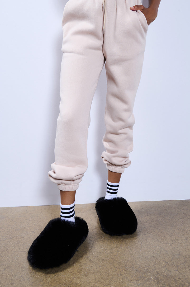 AZALEA WANG WHIRLWIND BLACK FLAT