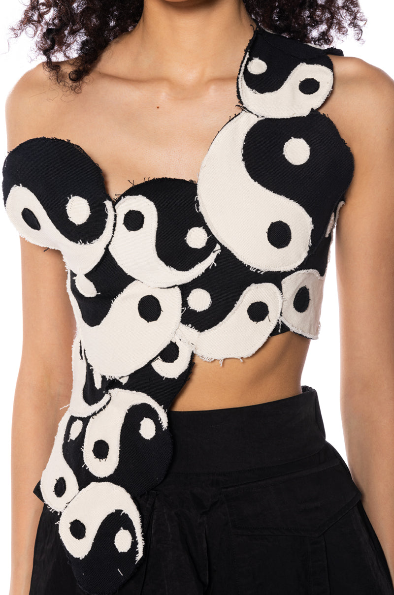 BE BALANCED CROP TOP