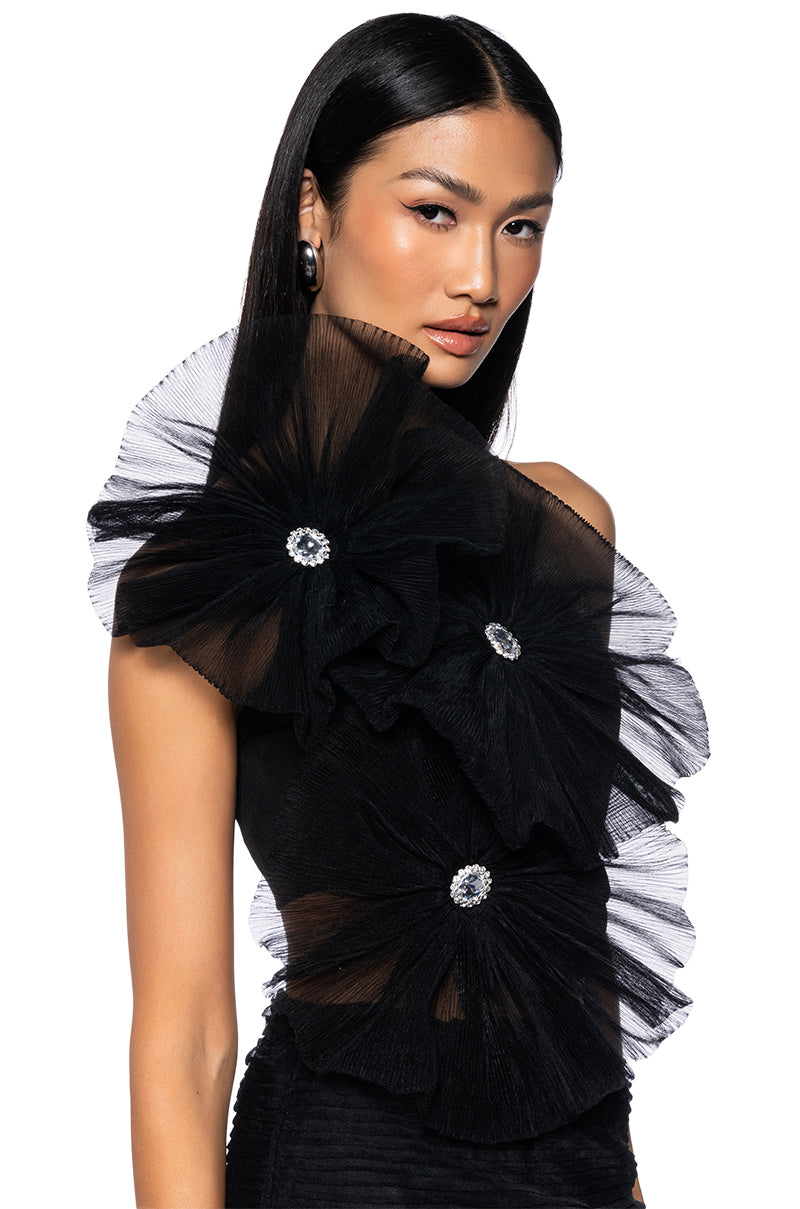 BLOSSOM TEXTURED FLOWER CROP TOP