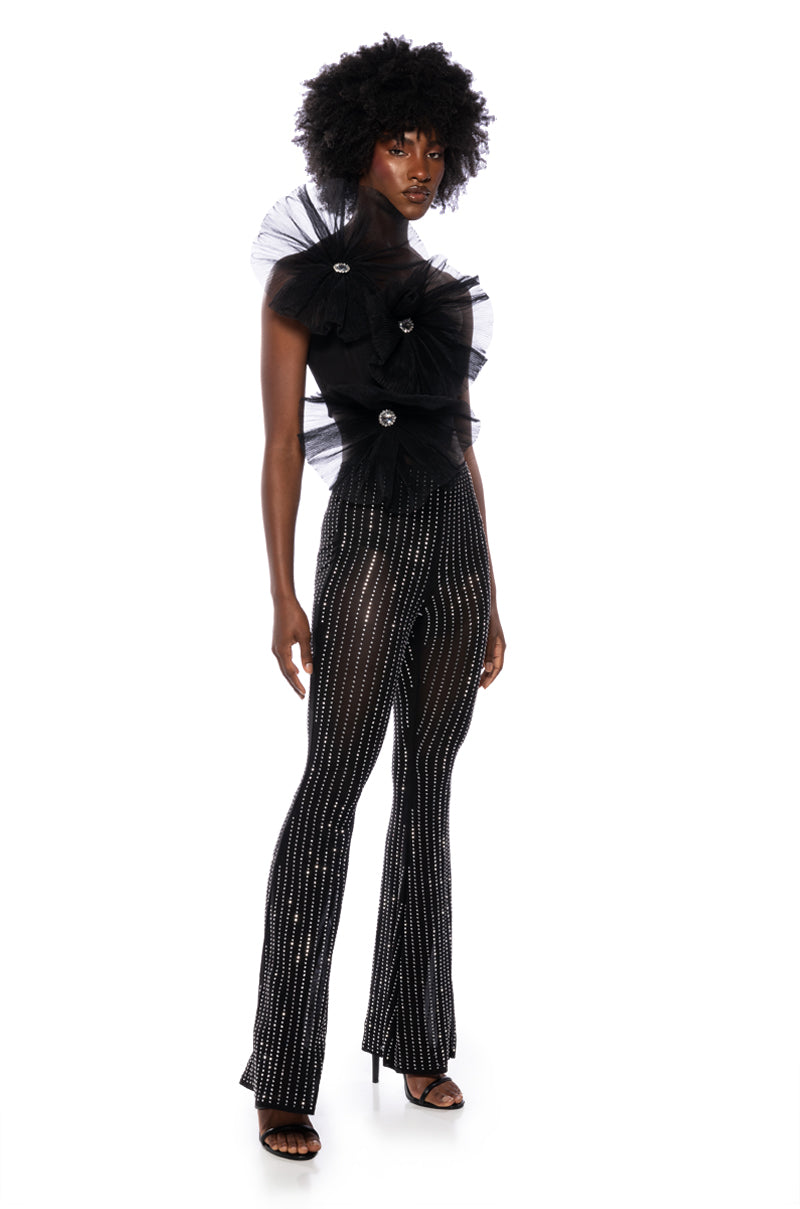 BLOSSOM TEXTURED FLOWER CROP TOP