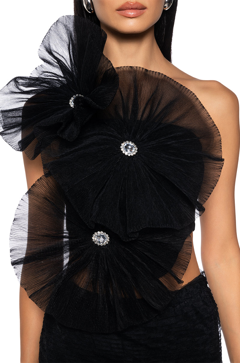 BLOSSOM TEXTURED FLOWER CROP TOP