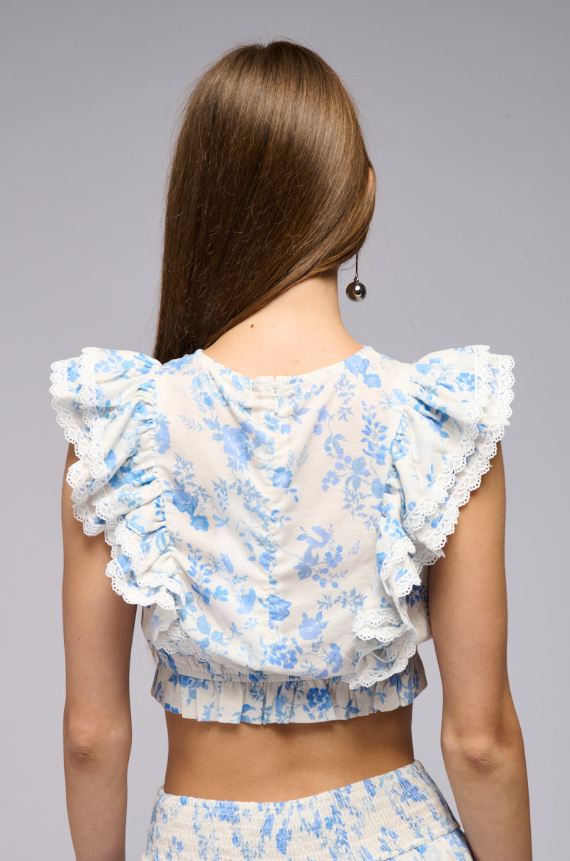 CALL ME PRETTY FLORAL BLOUSE WITH LACE