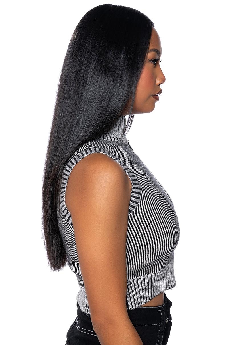 DREAM STATE SLEEVELESS KNIT ZIP UP CROP SWEATER