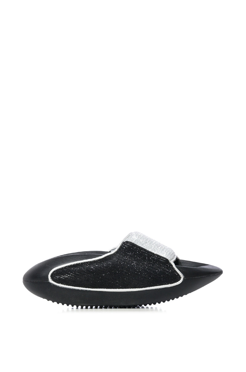 EGOMAR QUILTED DESIGN SLIP ON SANDAL IN SILVER