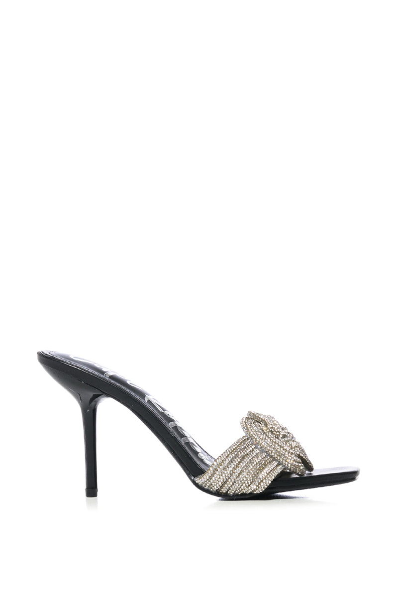 CAPE ROBBIN FLYNN BLACK EMBELLISHED SANDAL