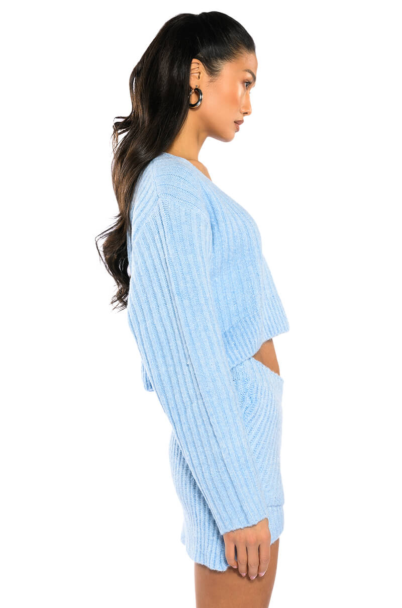 MADE YOU LOOK V NECK CROP SWEATER