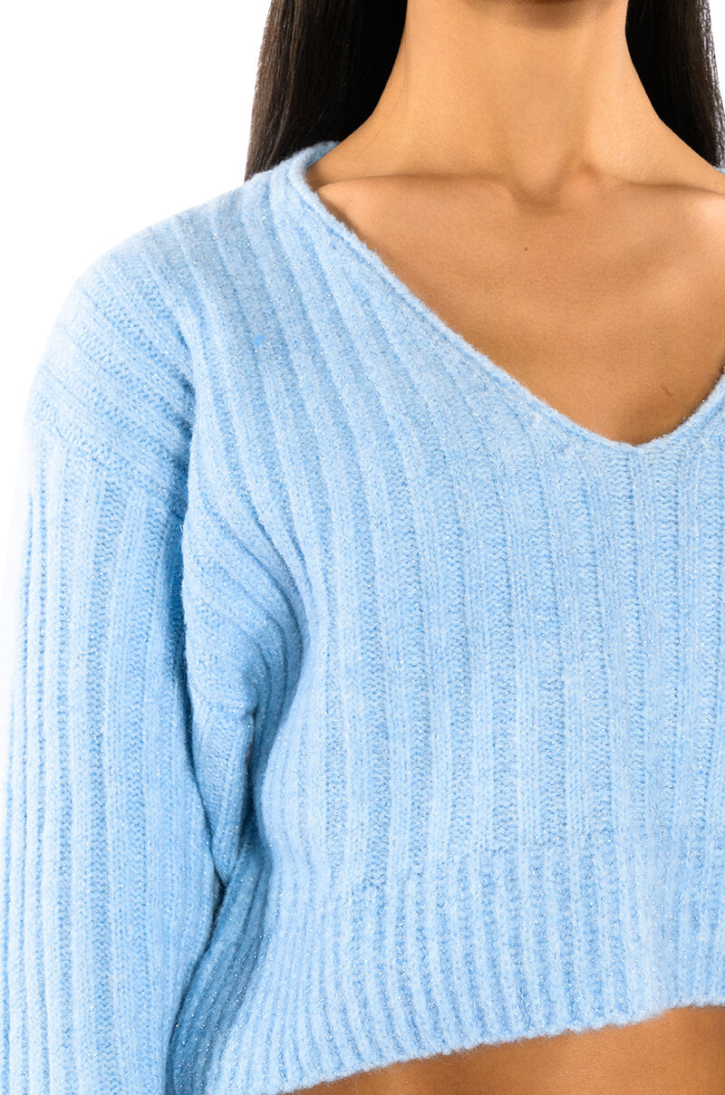 MADE YOU LOOK V NECK CROP SWEATER