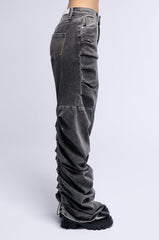 NEVER CHANGE RUCHED RELAXED FIT JEANS IN GRAY