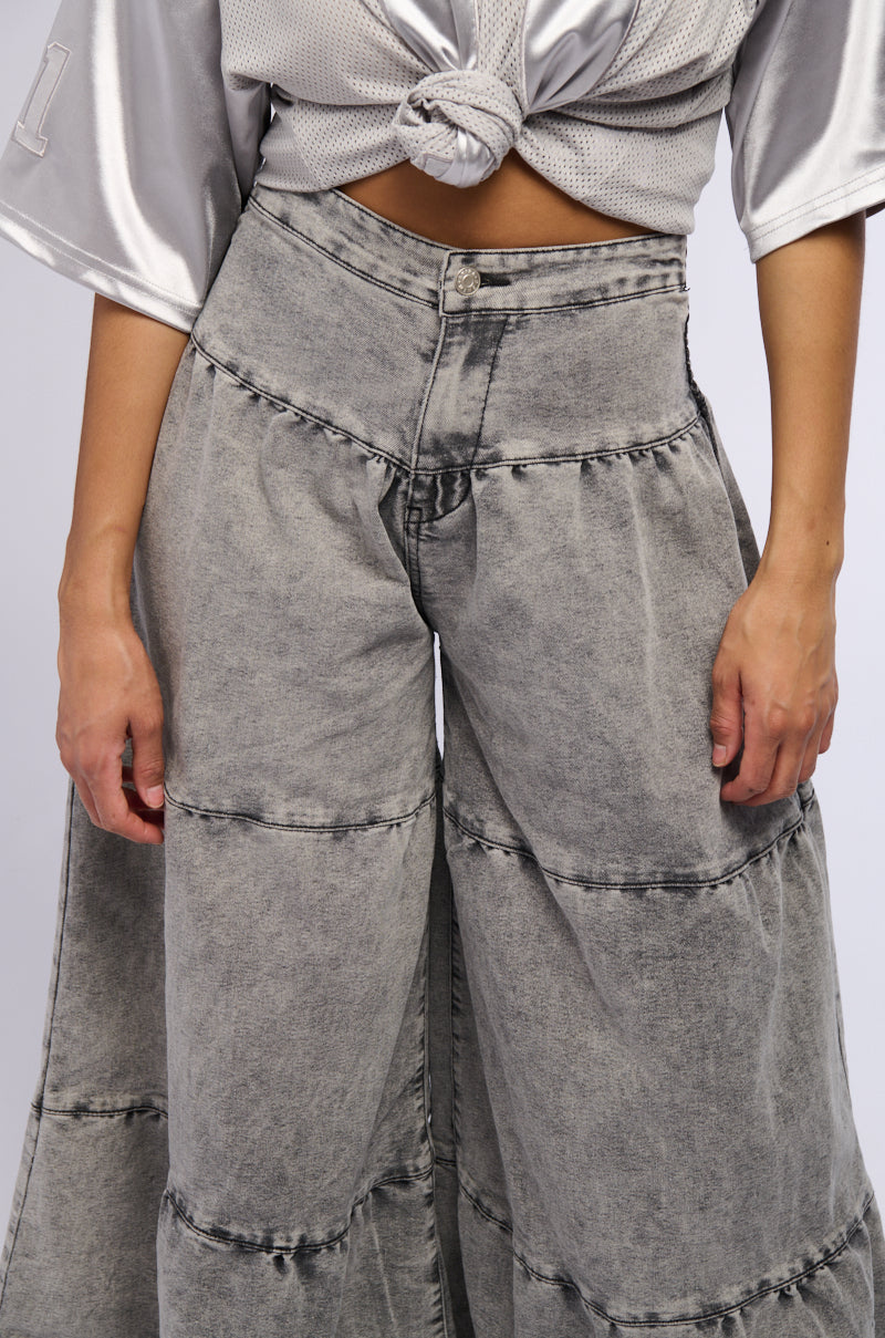 NIKIA TIERED WIDE LEG DENIM JEAN